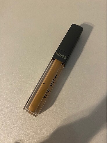 Alix Avien Alic avien concealer