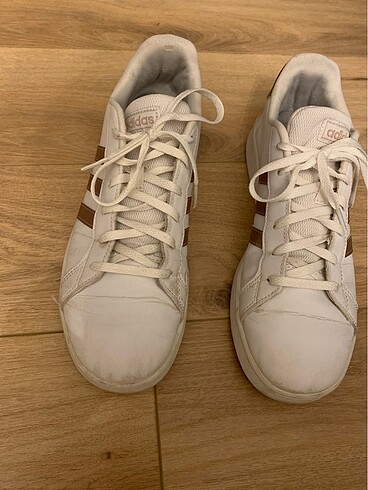 Beyaz adidas spor ayakkabı 40.5 no