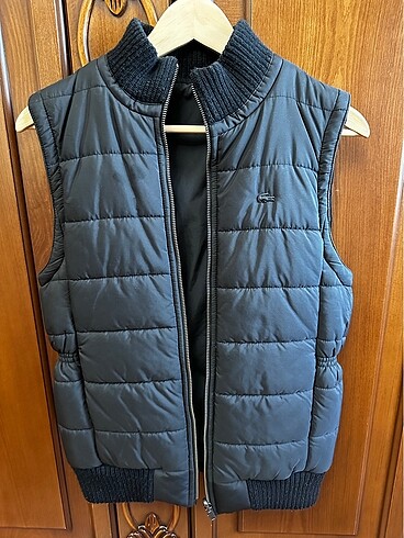 Lacoste yelek