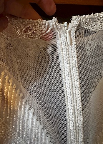 İnce İşlemeli Boncuklu Beyaz After Elbisesi - Görsel 9