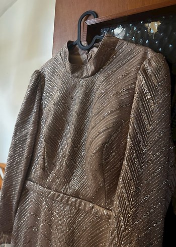 Uzun Kollu İşlemeli Bej Abiye Elbise - Görsel 8