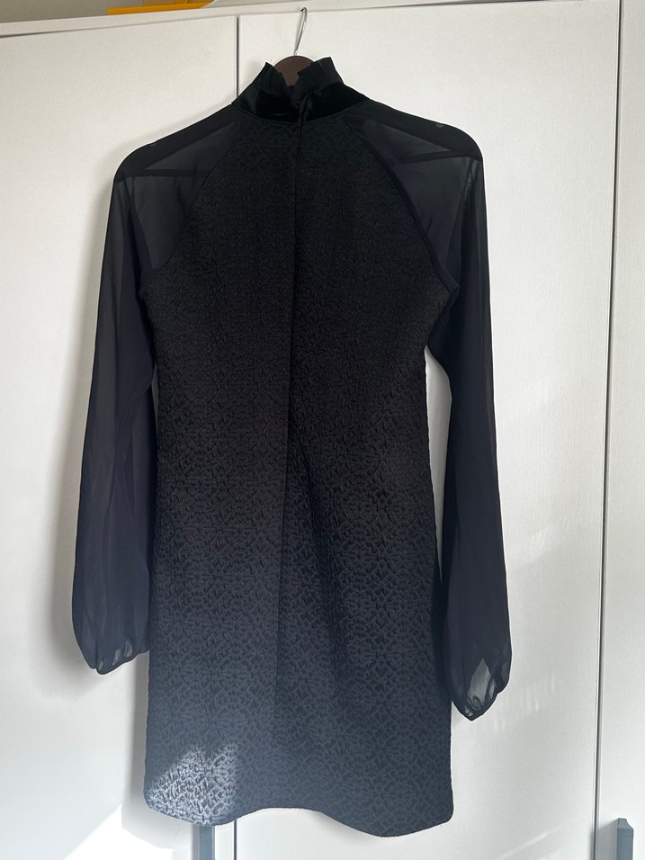 Uzun Kollu, Yüksek Yakalı Siyah Midi Elbise - Görsel 4