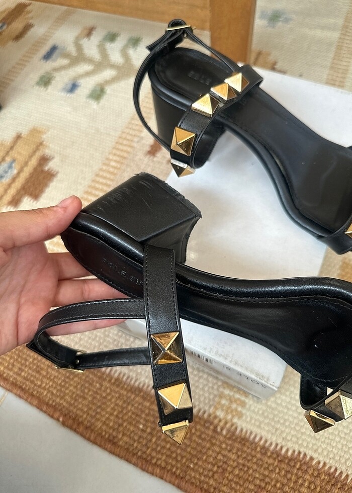 Topuklu sandalet zımba detaylı - Görsel 4