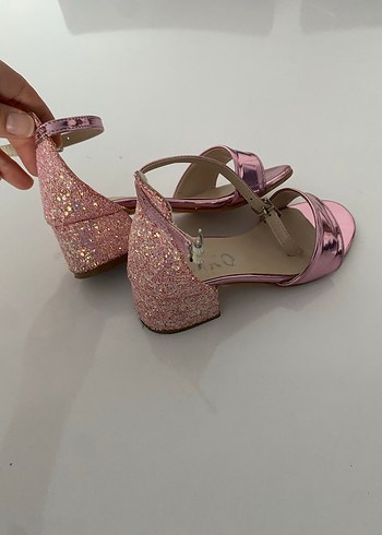 Çocuk topuklu ayakkabı - Görsel 3