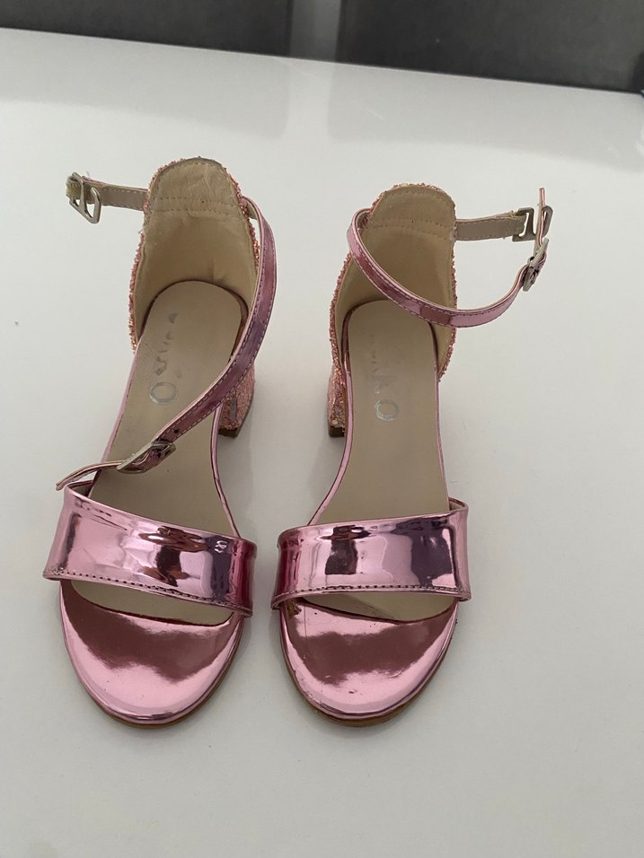 Çocuk topuklu ayakkabı - Görsel 2