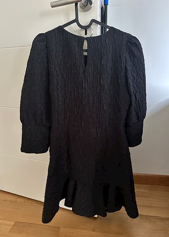 xs Beden Zara Siyah Mini Elbise, Uzun Kollu, Fırfırlı