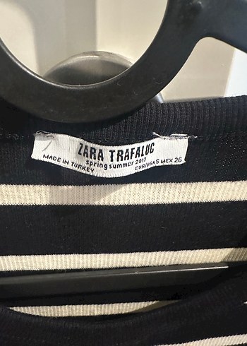 Zara Siyah Beyaz Çizgili Fırfırlı Midi Elbise - Görsel 2