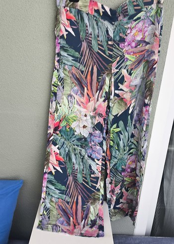 LC Waikiki Tropik Desenli Rahat Ve Sik Pantolon