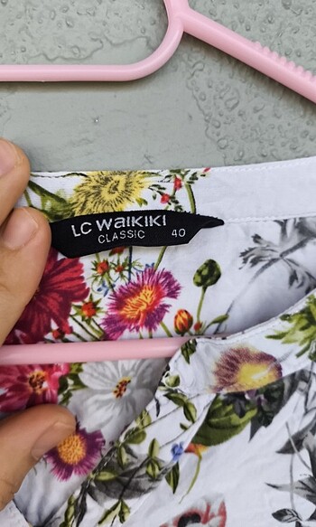 40 Beden beyaz Renk Çiçekli gömlek/bluz