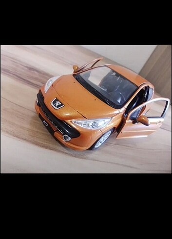 Weely lisanslı 1. 24 ölçekli Peugeot 207 metal otomobil 