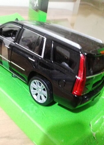  Beden Renk 1.27 ölçekli Weely lisanslı Cadillac Escalade marka metal Jeep 