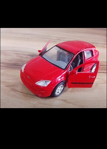 Tins Toys Lisanslı Ford Focus marka metal otomobil 