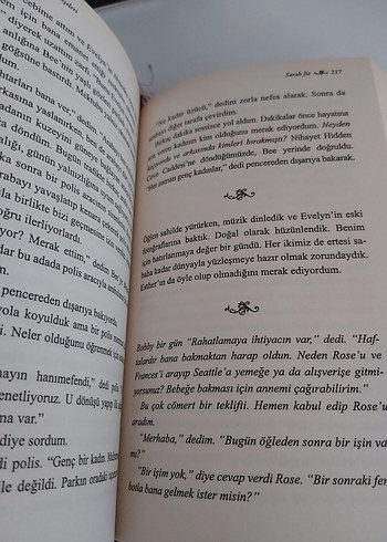Beden Mart Menekşeleri - Sarah Jio