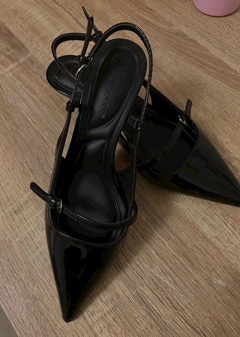 Siyah Tokalı Stiletto - Görsel 2