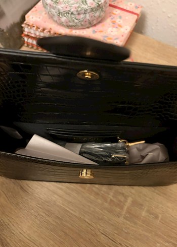 Siyah Yılan Derisi Desenli Kadın Deri Çanta - Görsel 3