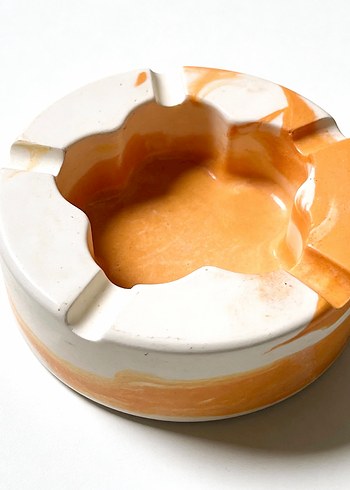 Beyaz Turuncu Cicek Kesitli Seramik Kül Tablası - Görsel 3