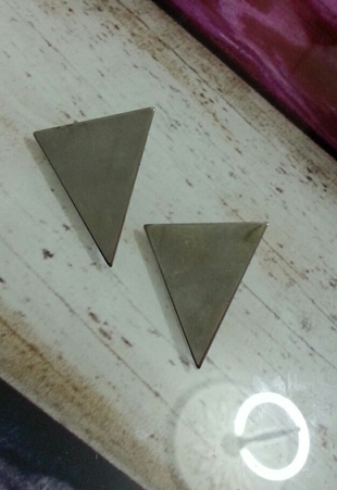üçgen küpe 