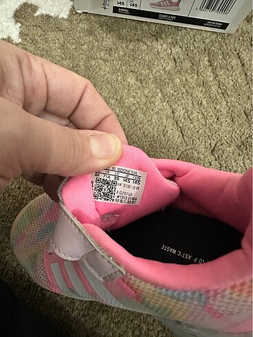 25 Beden pembe Renk Adidas spor ayakkabısı