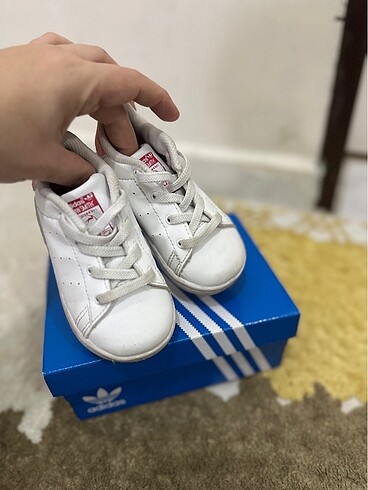 22 Beden Adidas spor ayakkabısı