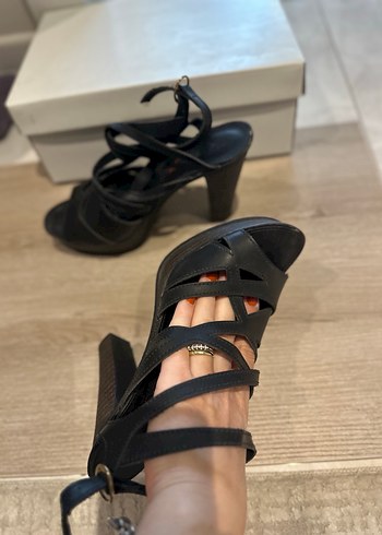 Marjin Siyah Bantlı Platform Topuklu Kadın Ayakkabı - Görsel 2
