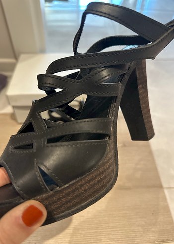 Marjin Siyah Bantlı Platform Topuklu Kadın Ayakkabı - Görsel 4