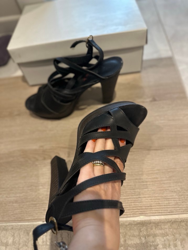 Marjin Siyah Bantlı Platform Topuklu Kadın Ayakkabı - Görsel 2