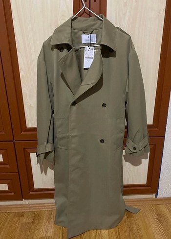 Stradivarius dökümlü Uzun Trençkot - Görsel 2