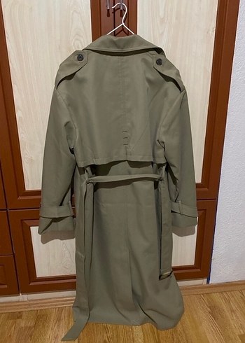 Stradivarius dökümlü Uzun Trençkot - Görsel 3