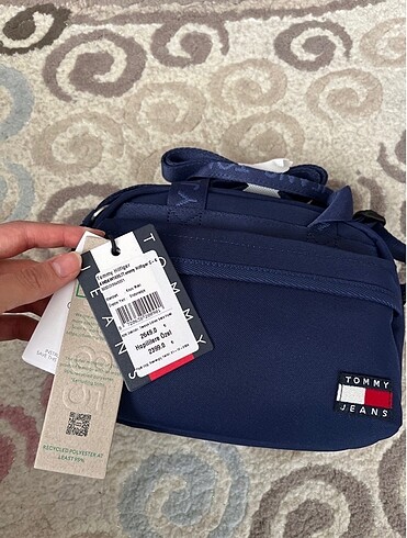 Beden Tommy hilfiger çanta