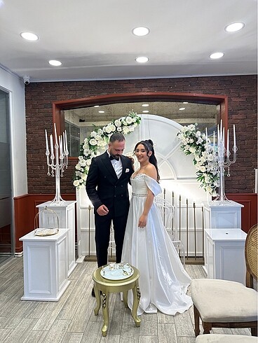 Beyaz Nişan Elbisesi
