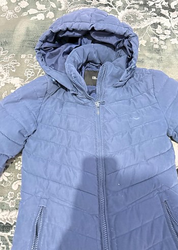 Mavi Kapüşonlu Kadın Kışlık Mont - Görsel 4