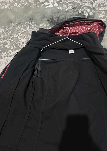 Kadın Siyah Kapüşonlu Fermuarlı Ceket - Görsel 3