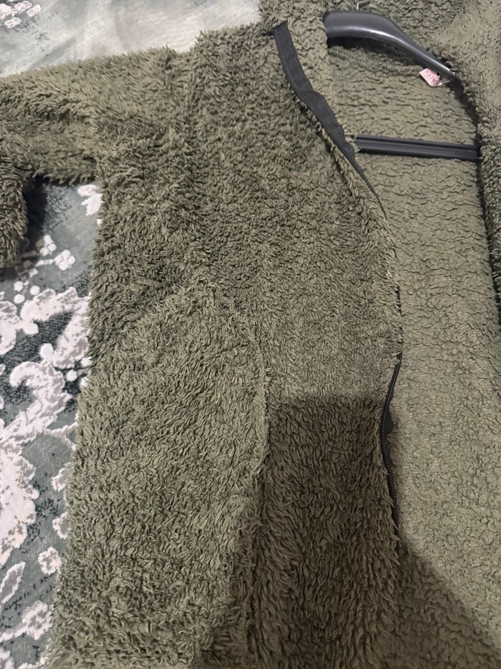 Gri Kapüşonlu Tüylü Kadın Ceket - Görsel 3