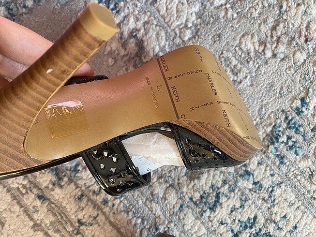 38 Beden charles&keith topuklu terlik