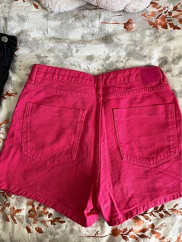 Zara Kesik etiket zara şort