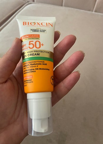 Diğer Bioxcin SPF 50+ Yüz İçin Güneş Kremi
