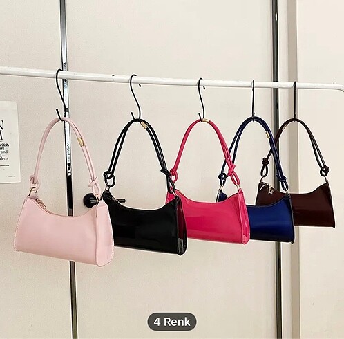 Pembe kol çantası