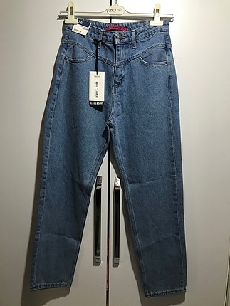 Zara Bel detaylı mom jean