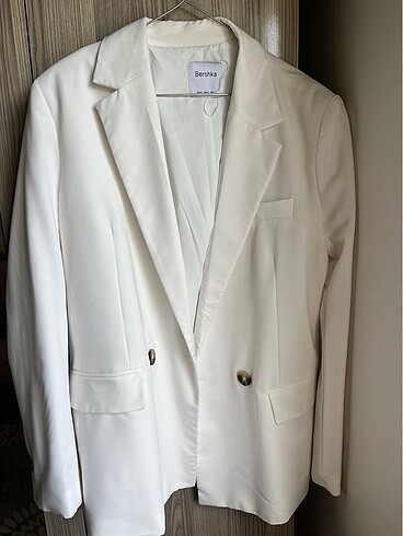 Beyaz Blazer ceker