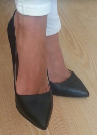 Siyah stiletto 