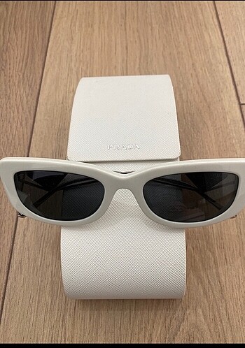 Prada orjinal gözlük