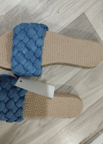 Mavi Elastik Bantlı Kadın Terlik