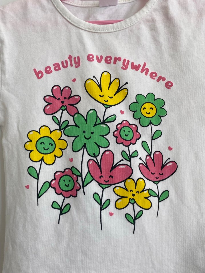 Beyaz Çiçek Baskılı Kız Tişörtü - Görsel 2