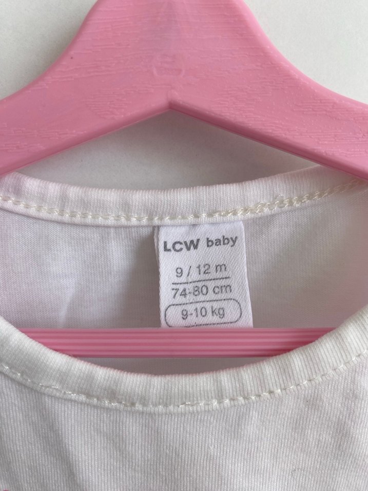 Beyaz Çiçek Baskılı Kız Tişörtü - Görsel 3