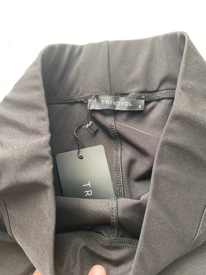 Siyah Beyaz Elastik Spor Tayt - Görsel 3