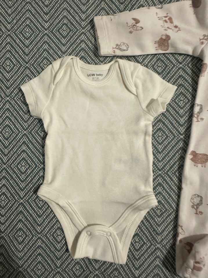 Beyaz Baskılı Bebek Tulumu ve Şapka Seti - Görsel 5