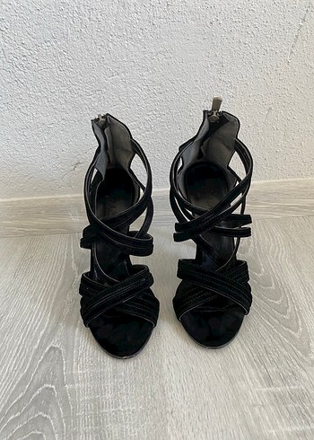 Pelinin Ayakkabıları 36