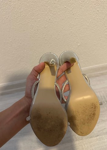 Gümüş Renkli Bantlı Topuklu Ayakkabı - Görsel 7