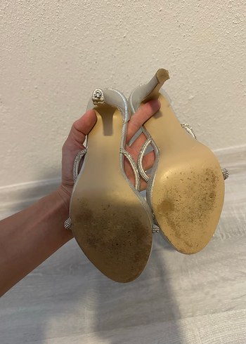 Gümüş Renkli Bantlı Topuklu Ayakkabı - Görsel 6