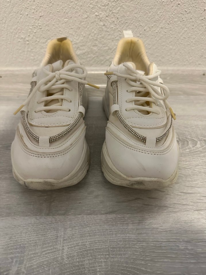 Beyaz Bağcıklı Kadın Dolgu Topuk Spor Ayakkabı - Görsel 2